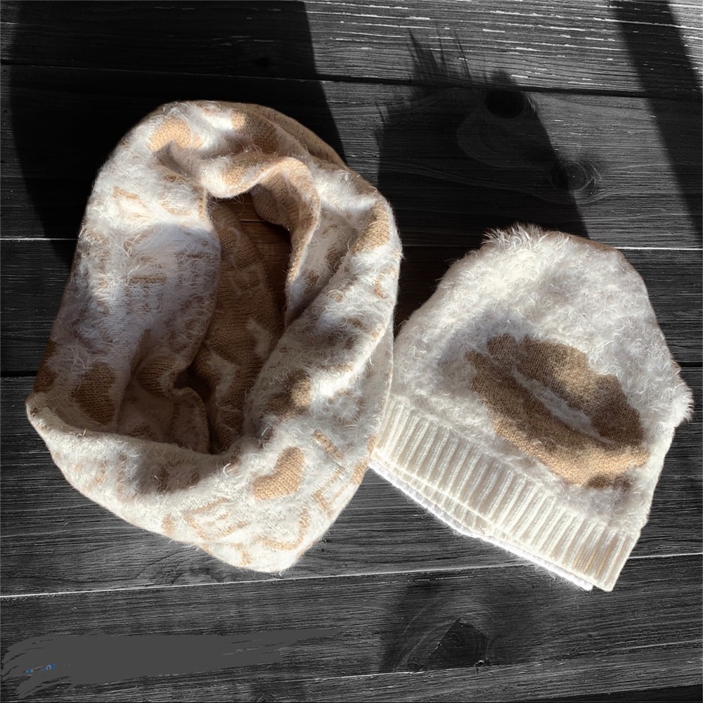 Juicy Couture Hat and Scarf set